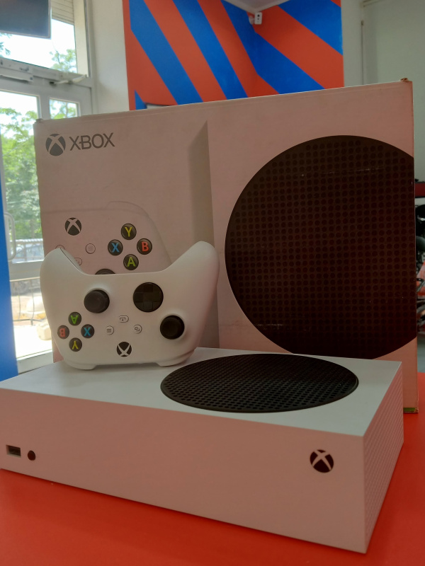 Игровая приставка Xbox SERIES S