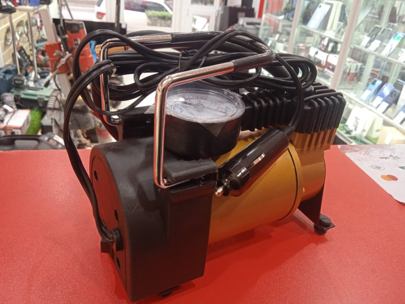 Авто аксессуар Автокомпрессор Tornado AC 580