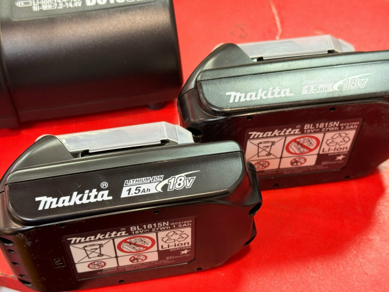 Зарядное устройство  Makita DC18