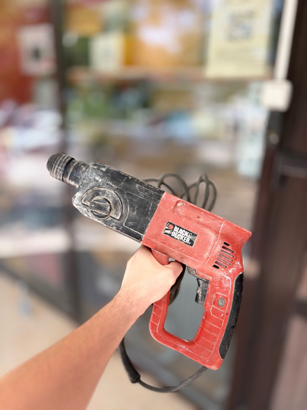 Перфоратор Black*Decker KD960