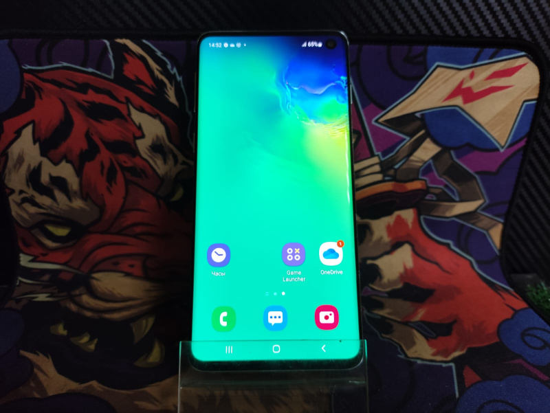 Мобильный телефон Samsung Galaxy S10