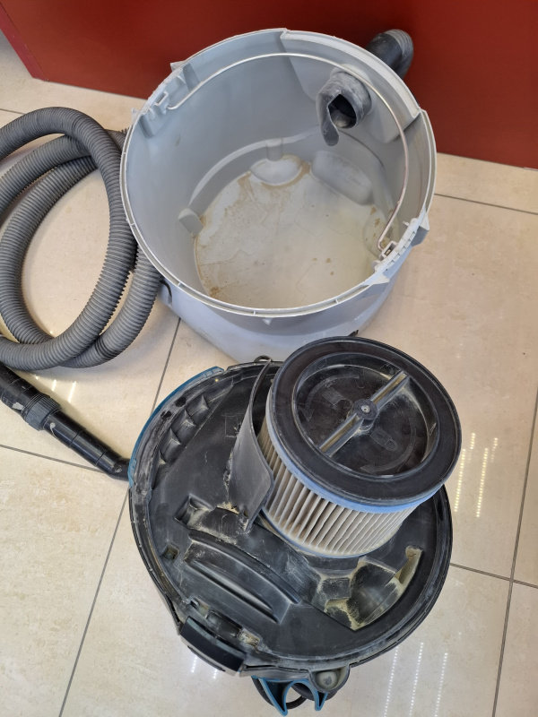 Промышленный пылесос Makita VC2512L