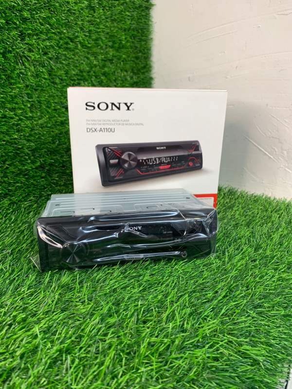 Автомагнитола автопроигрыватель Sony DSX-A110U