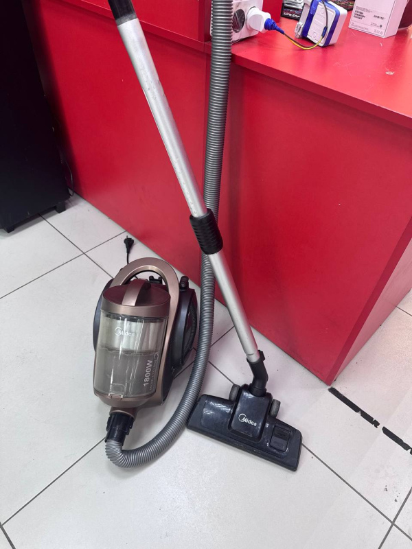 Пылесос Midea VCM38M2
