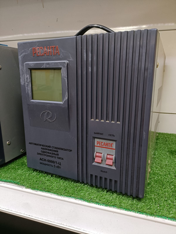 Стабилизатор напряжения 5000ВТ Ресанта АСН-5000/1-Ц