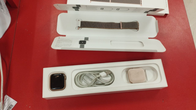 Часы смарт Apple Watch 4 Series 40mm