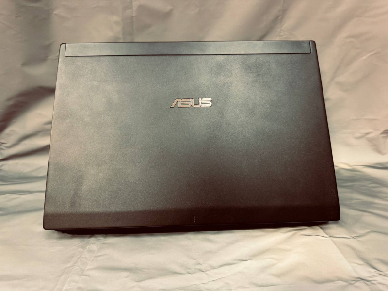 Ноутбук ASUS B33E