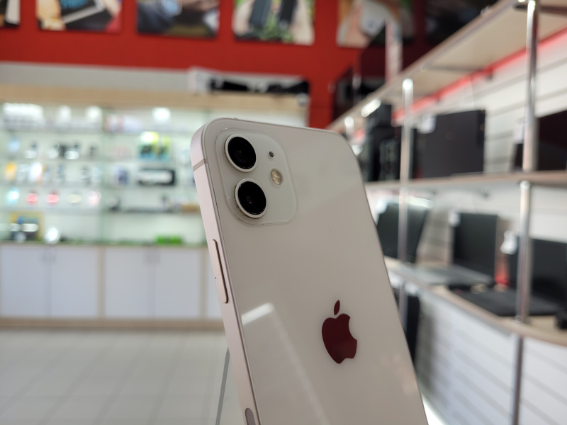 Мобильный телефон Apple iPhone 12