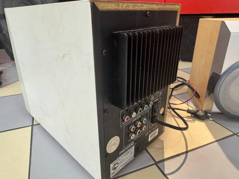 Музыкальный центр Microlab M-1000