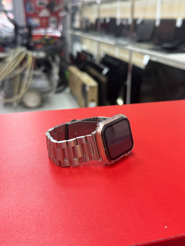 Часы смарт Apple SE 2020