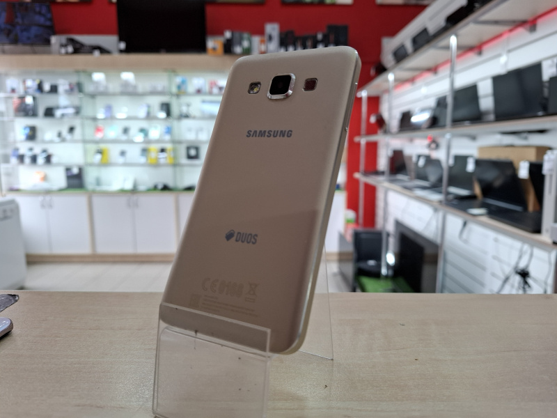 Мобильный телефон Samsung Galaxy A3