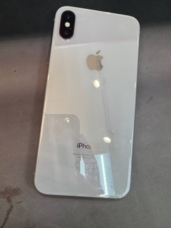 Мобильный телефон Apple iPhone X