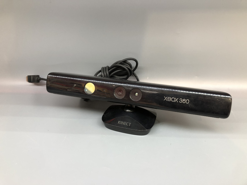 Игровая приставка Xbox KINECT