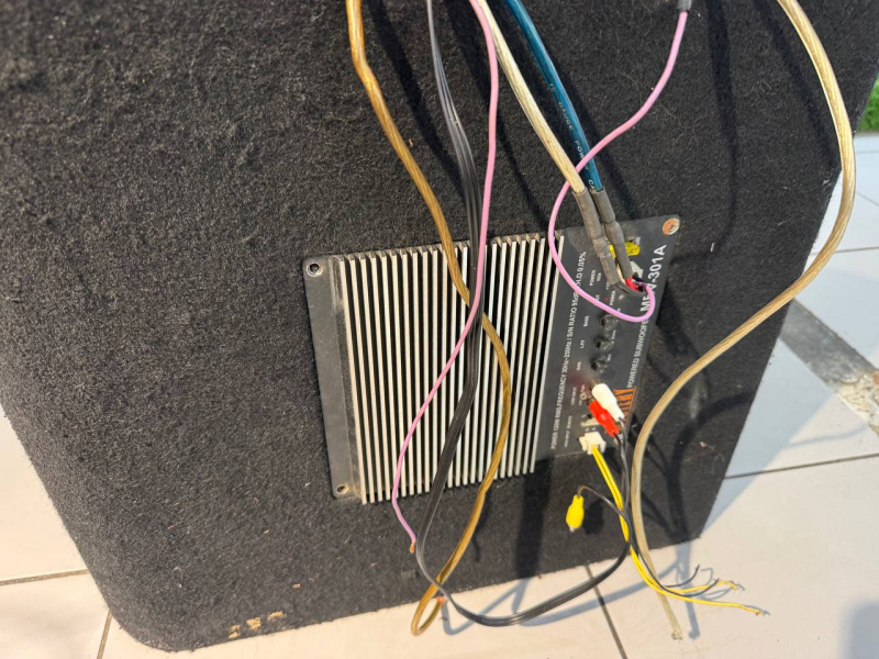 Авто сабвуфер Mystery MBV 301A