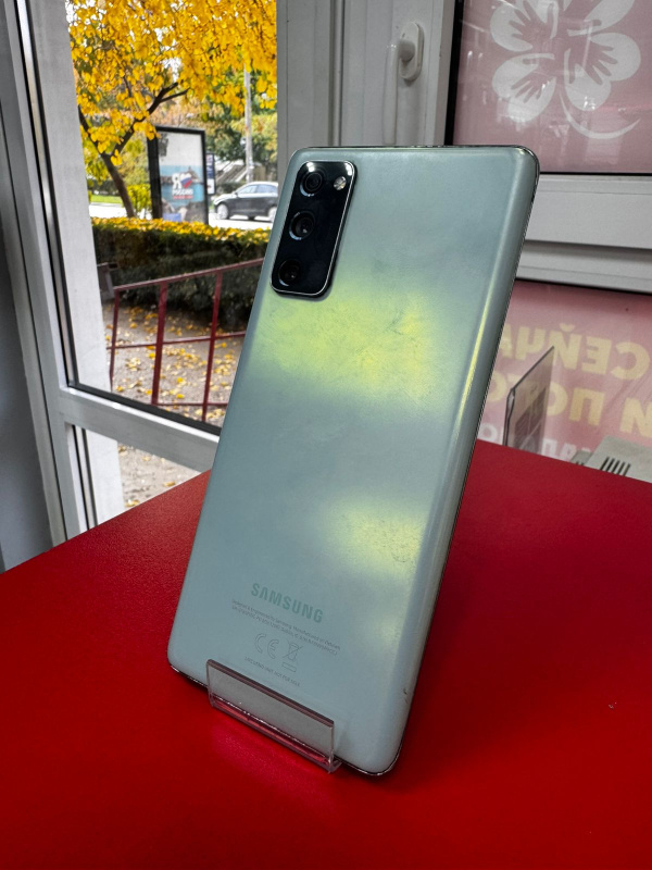 Мобильный телефон Samsung Galaxy S20 FE