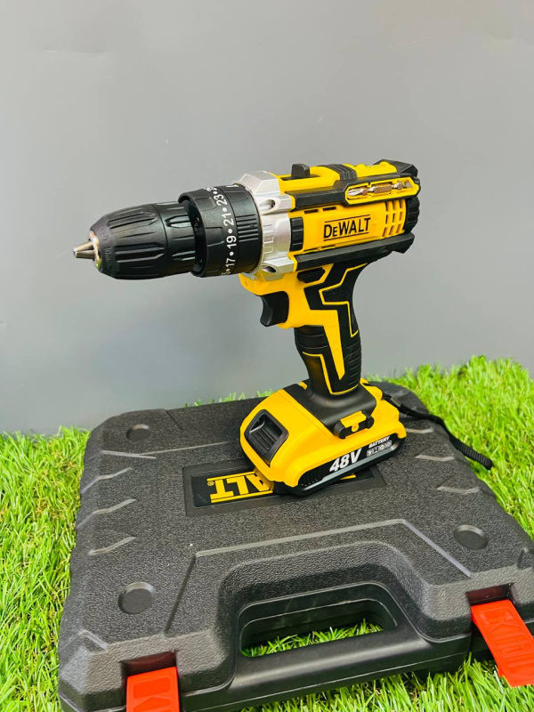 Шуруповерт  DeWalt 48v