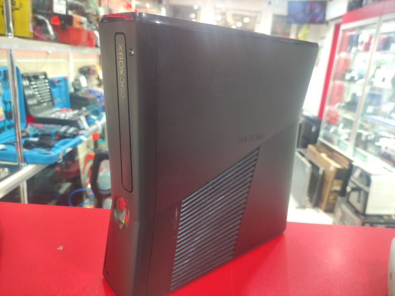 Игровая приставка Xbox 360