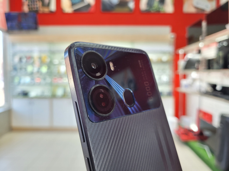 Мобильный телефон Itel P40