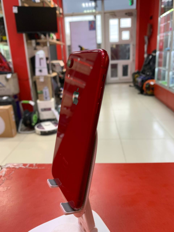 Мобильный телефон Apple iPhone XR