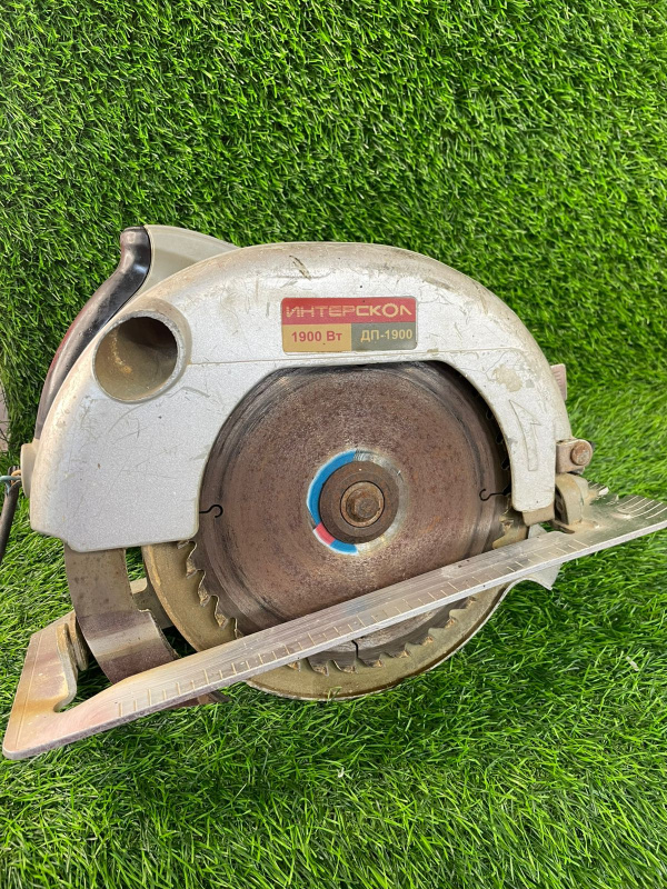 Циркулярная пила Интерскол ДП-1900