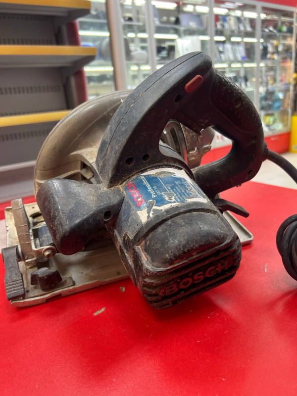 Торцовочная пила Bosch GKS65