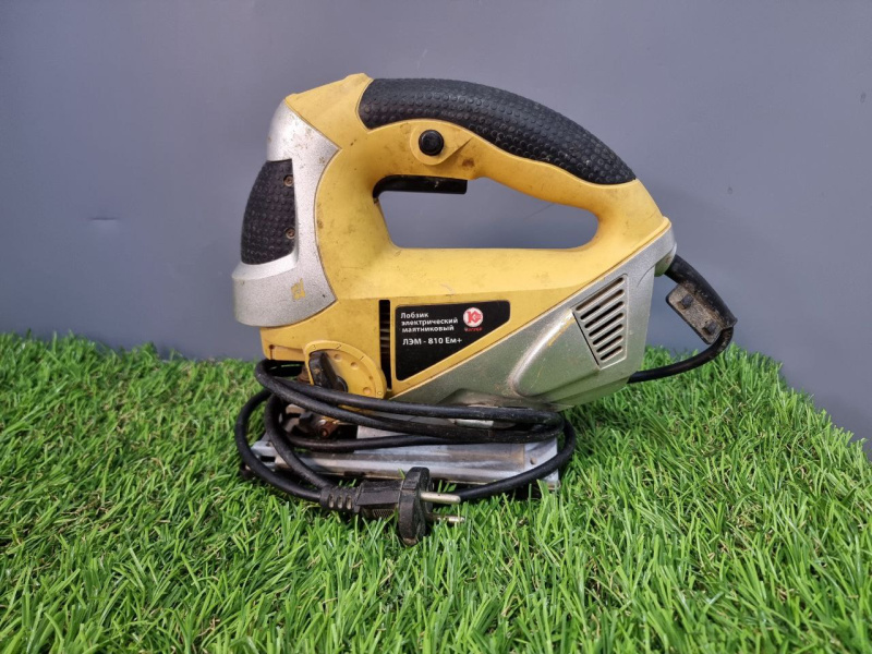 Электролобзик Калибр ЛЭМ-810 Ем+