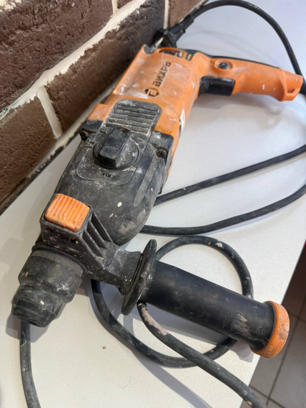 Перфоратор ВИХРЬ 750