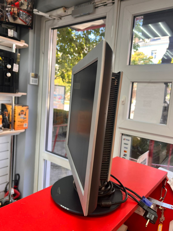 Монитор LG Flatron L1730S