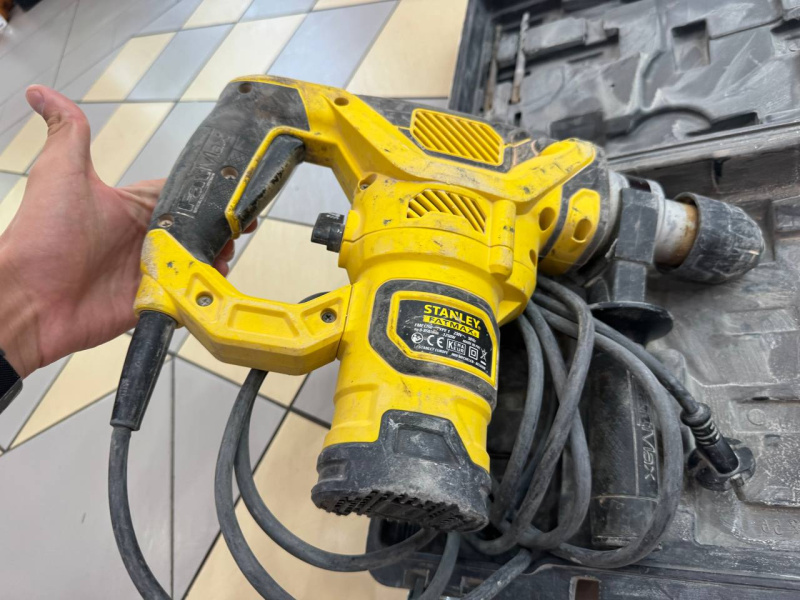 Отбойный молоток Stanley Fatmax FME1250